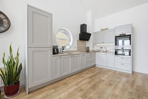 Harbour Square- click for photo gallery